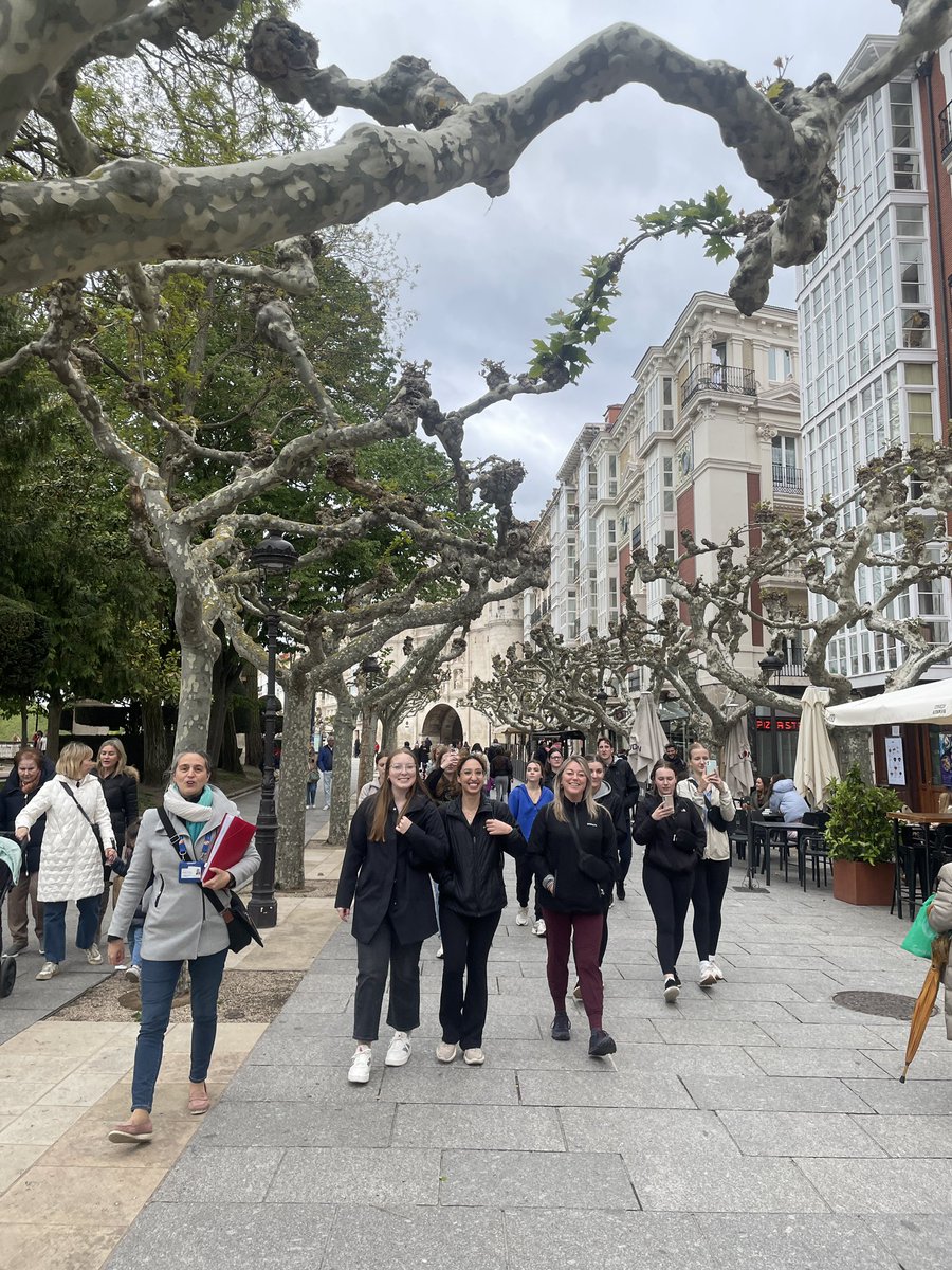 After 24 hour trip, our students from #UPEI have enjoyed a guided tour of Burgos, head of Castilla. International Course organized by Centro de Español de @UBUestudiantes; the beginning of the #CaminodeSantiago