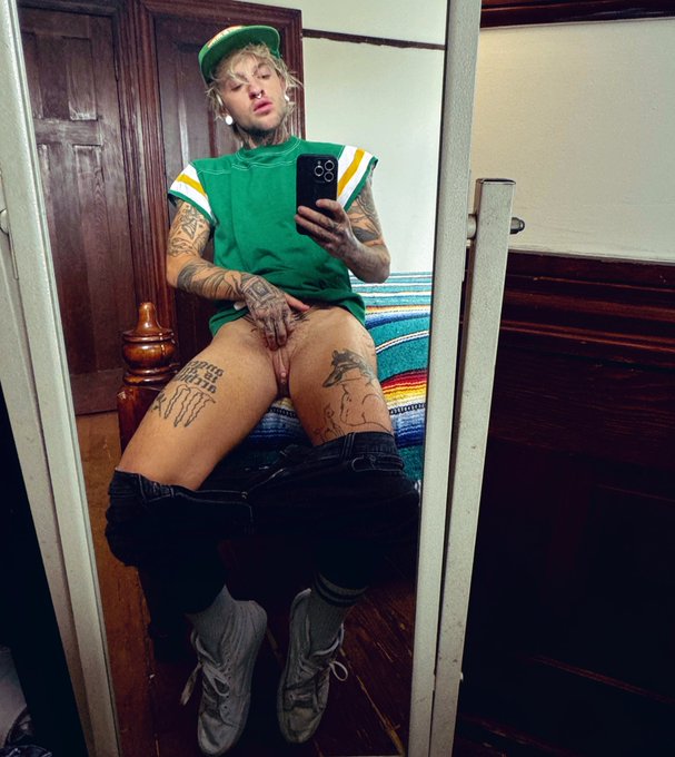 Happy #FTMFriday ? https://t.co/iYqNLILGhb