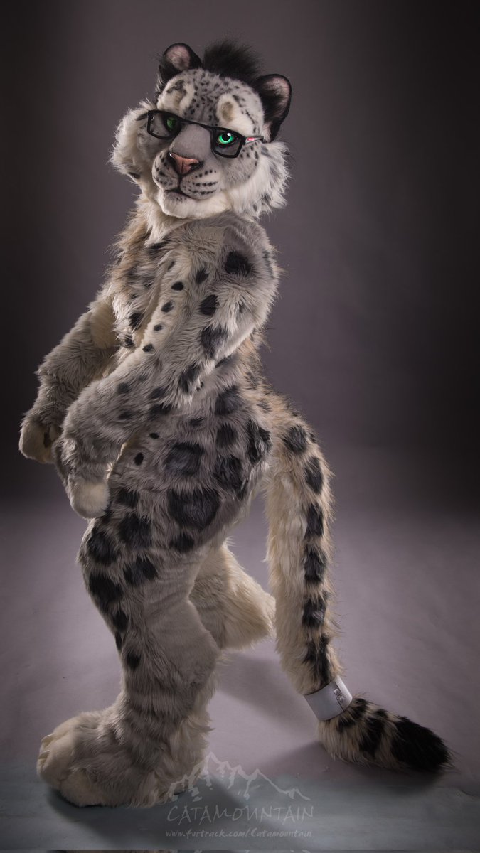 For #fursuitfriday, enjoy @fateclaw the intellectual Snep!