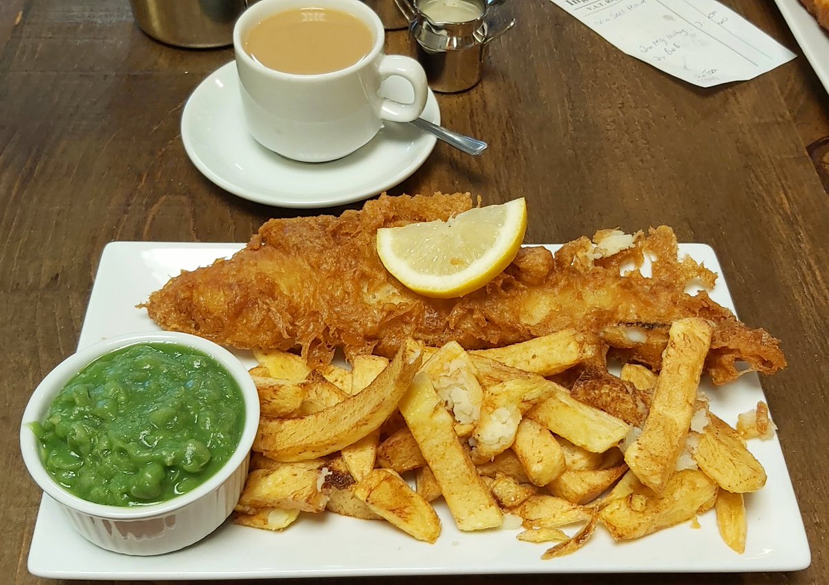 The social media post you've all been waiting for!...Fish, chips, mushy peas & bread & butter at Inghams 'Licensed Fish Restaurant', Filey. This was the 'small' version, too!
#inghams #filey #northyorkshirecoast #fishandchips #food #eatout #FileyFolkFestival