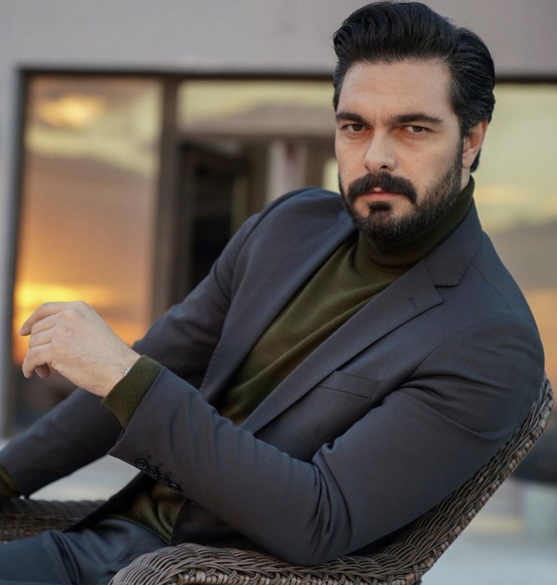 Halil İbrahim Ceyhan is among the 100 most handsome men in the world 2024, which includes another 3 names of Turkish actors

#HalilİbrahimCeyhan
CanYaman
ŞükrüÖzyıldız
OnurTuna