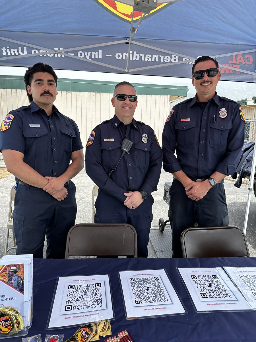 @calfirebdu firefighters are on-site at @cajon_high in San Bernardino County, sharing career information with students. 
#calfire #firejobs #Work4CA 
#firstresponders #recruitment #govjobs