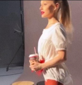 Gigi Hadid and Ariana Grande buying from Starbucks disgusting. What a shame especially Gigi Hadid who is a Palestinian.