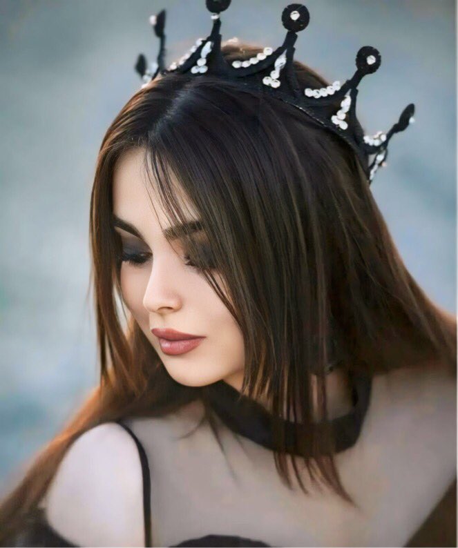 اجعل من حياتك شيئًا مختلفاً ،  لا تكن نسخة من الآخرين ، ولا تقلدهم ،  بل تفرد بنفسك ، واصنع لنفسك مجداً  تفتخر به ✨

#طابت_ليلتكم ✨🌧