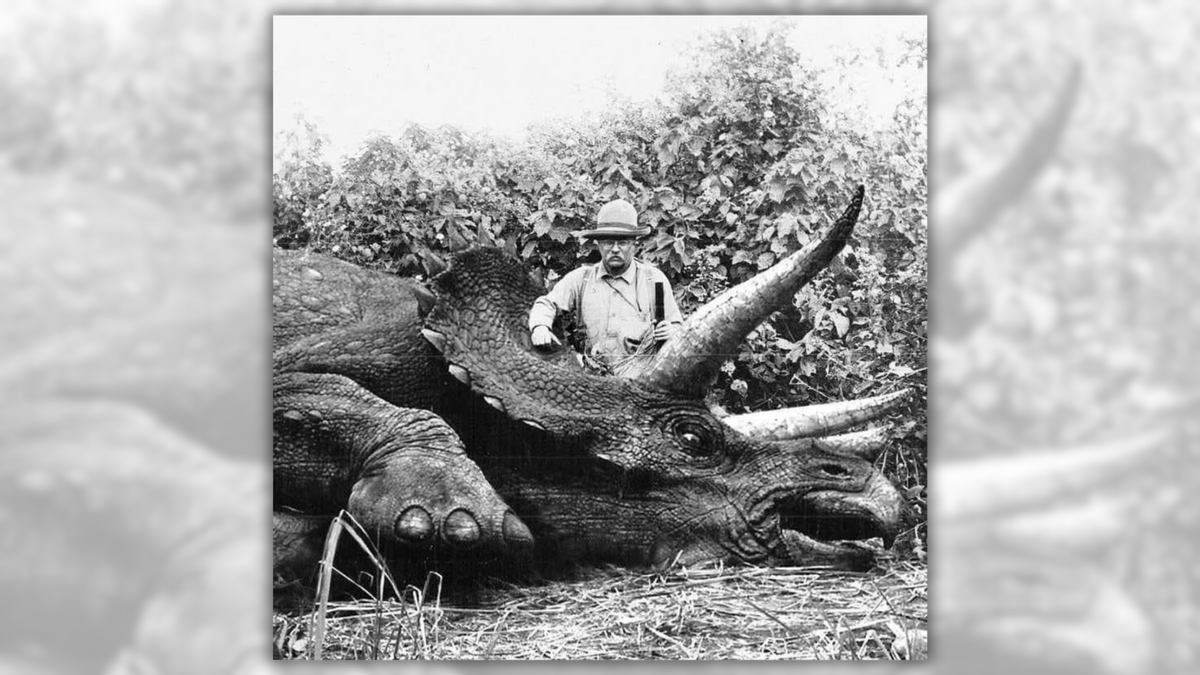 ❌ No, a black-and-white photo being shared online doesn't show former U.S. President Theodore Roosevelt standing over a lifeless, last-known triceratops. snopes.com/fact-check/the…