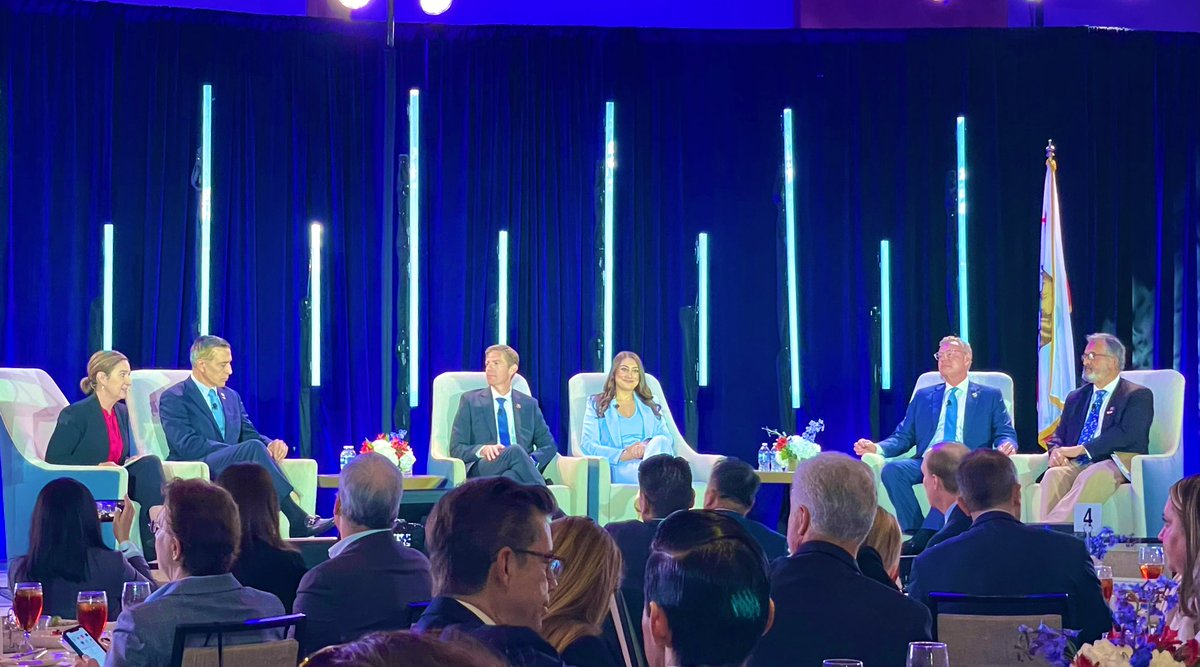 Thanks to @TootrisOnDemand for having me at one of my favorite events of the year, the @SDChamber congressional luncheon. All of our San Diego reps are here talking immigration, inflation, housing, childcare, etc.