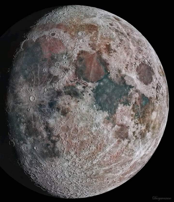 It took almost a quarter million frames (313 GB) and 3 weeks of processing and stacking to create this phenomenally sharp moon picture. Credit: @daryavaseum