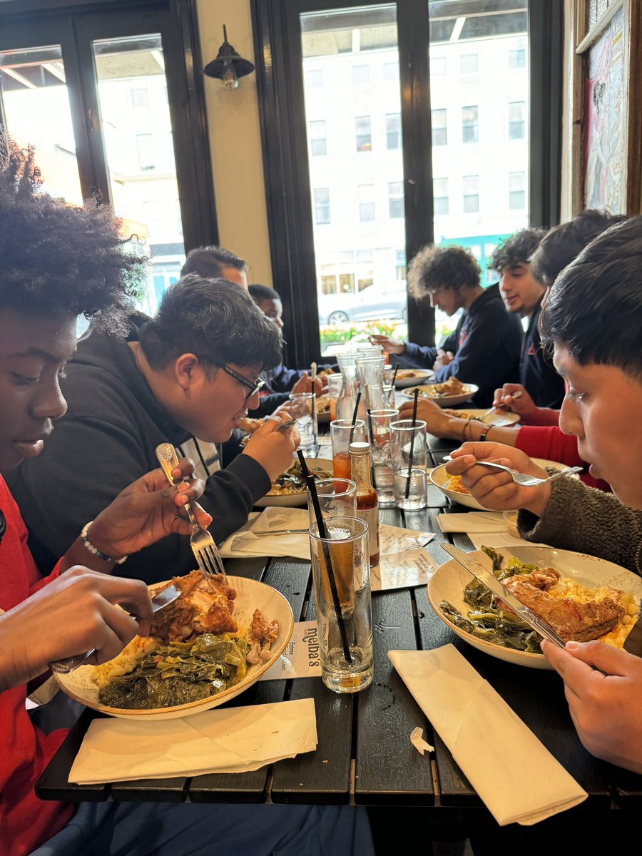 czam2974's tweet image. Breaking Bread Together and enjoying the Fellowship- 
MBK: The Brotherhood Is Real!!
#MBK #KeepingThePromise 
@PeekskillMBK @NYSMBK