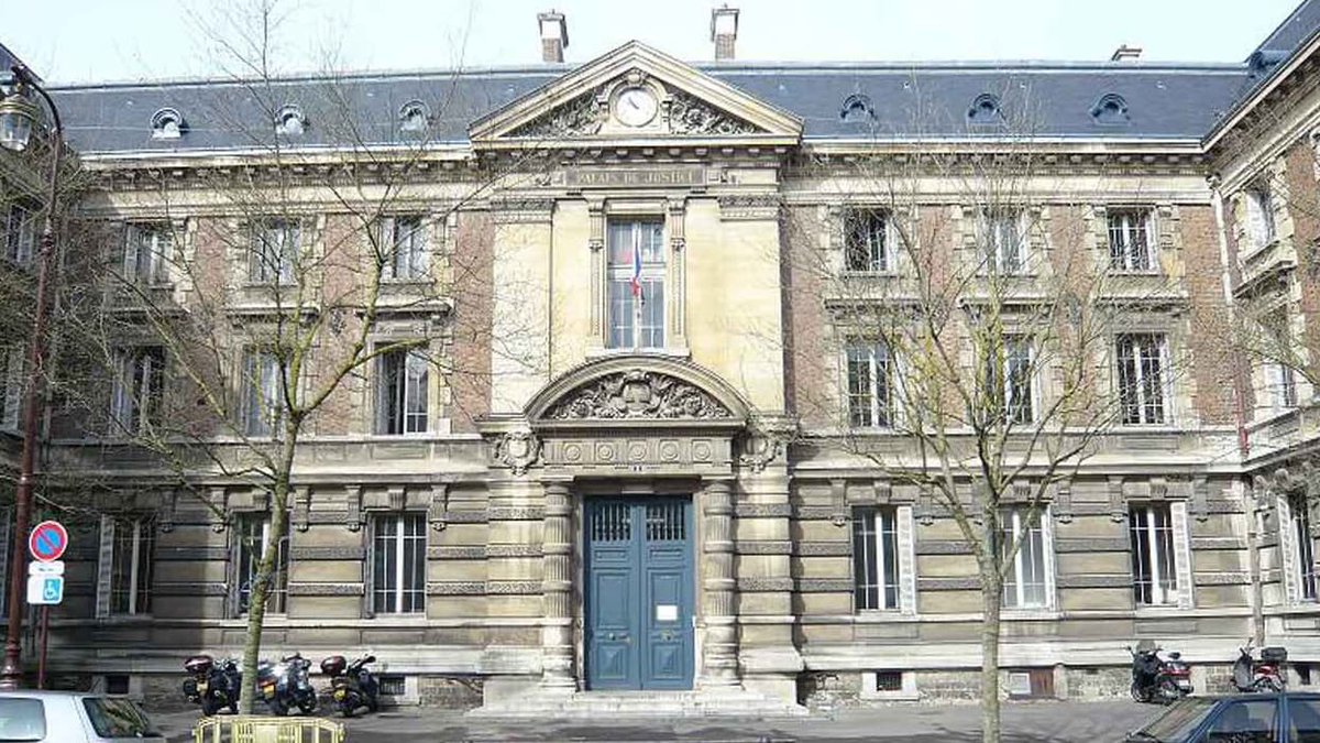 Yvelines: un ancien élève du lycée militaire de Saint-Cyr jugé pour des agressions sexuelles sur des camarades l.bfmtv.com/Alfk