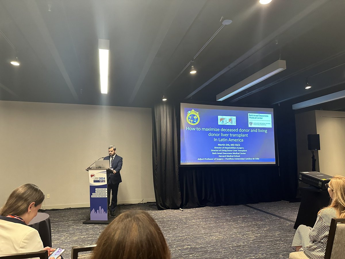 Prof. @dibmartin presenting “How to maximize deceased donor and LDLT in Latin America?” - Primary prevention - Maximize deceased donation (ECD, DCD, split livers, domino livers, ex-vico liver perfusion) - Living donor liver transplantation ❓Barriers: financial, training,…