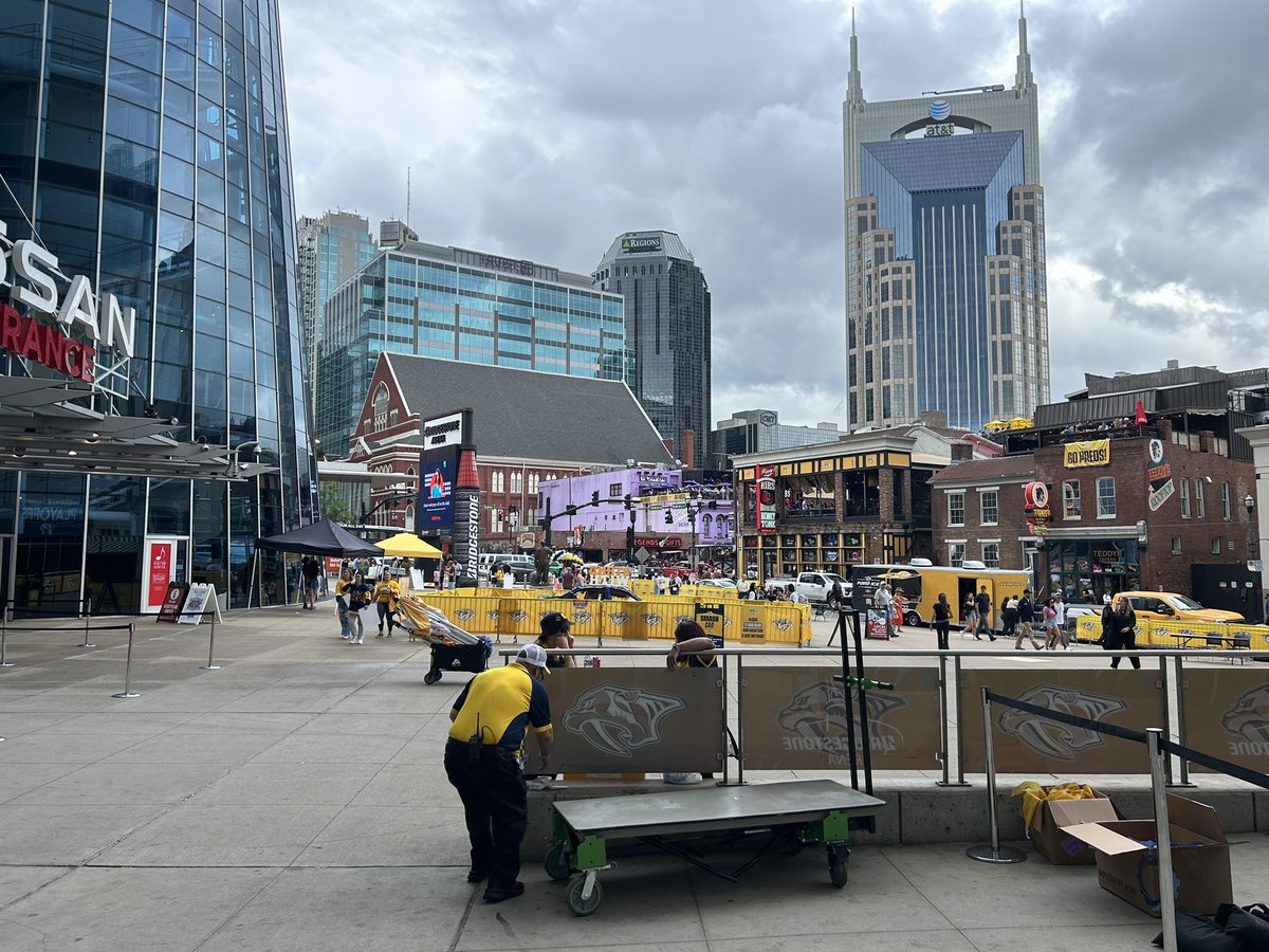 AlexDaugherty1's tweet image. Doors open in 20 minutes. Get here early, if you can.