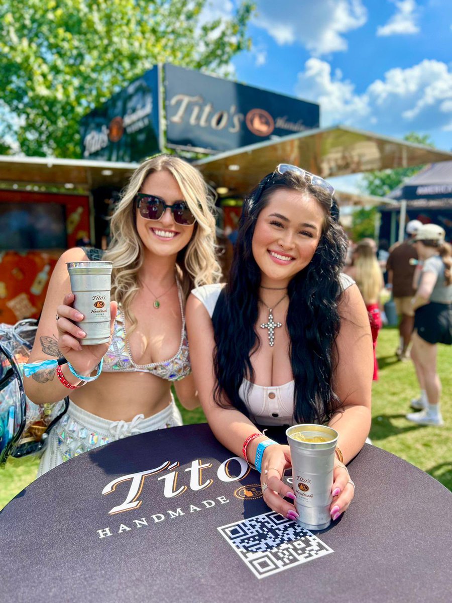 hang out with @titosvodka, grab a cocktail and get that perfect picture! 🥰🫶🏻