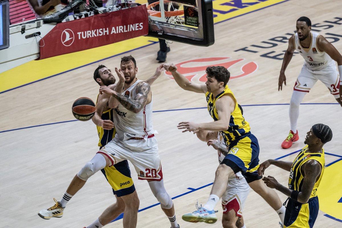 Fenerbahçe Beko, sahasında Monaco'ya 62-65 kaybetti ve seride durum 2-2'ye geldi.