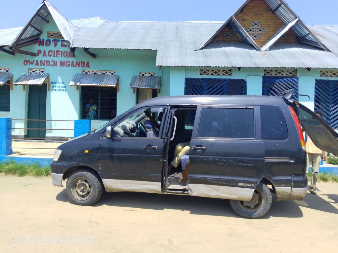 BenjaminNganda1's tweet photo. Pendant que certains attendent le financement extérieur pour le développement de leur entité, les autres sont à pied d'œuvre pour développer leur entité avec de fonds propres. Merci à Papa Joseph NGANDA WEMBOLOWA alias Papa DGRAD pour les œuvres réalisées à Lusambo. https://t.co/2XziRskBZh