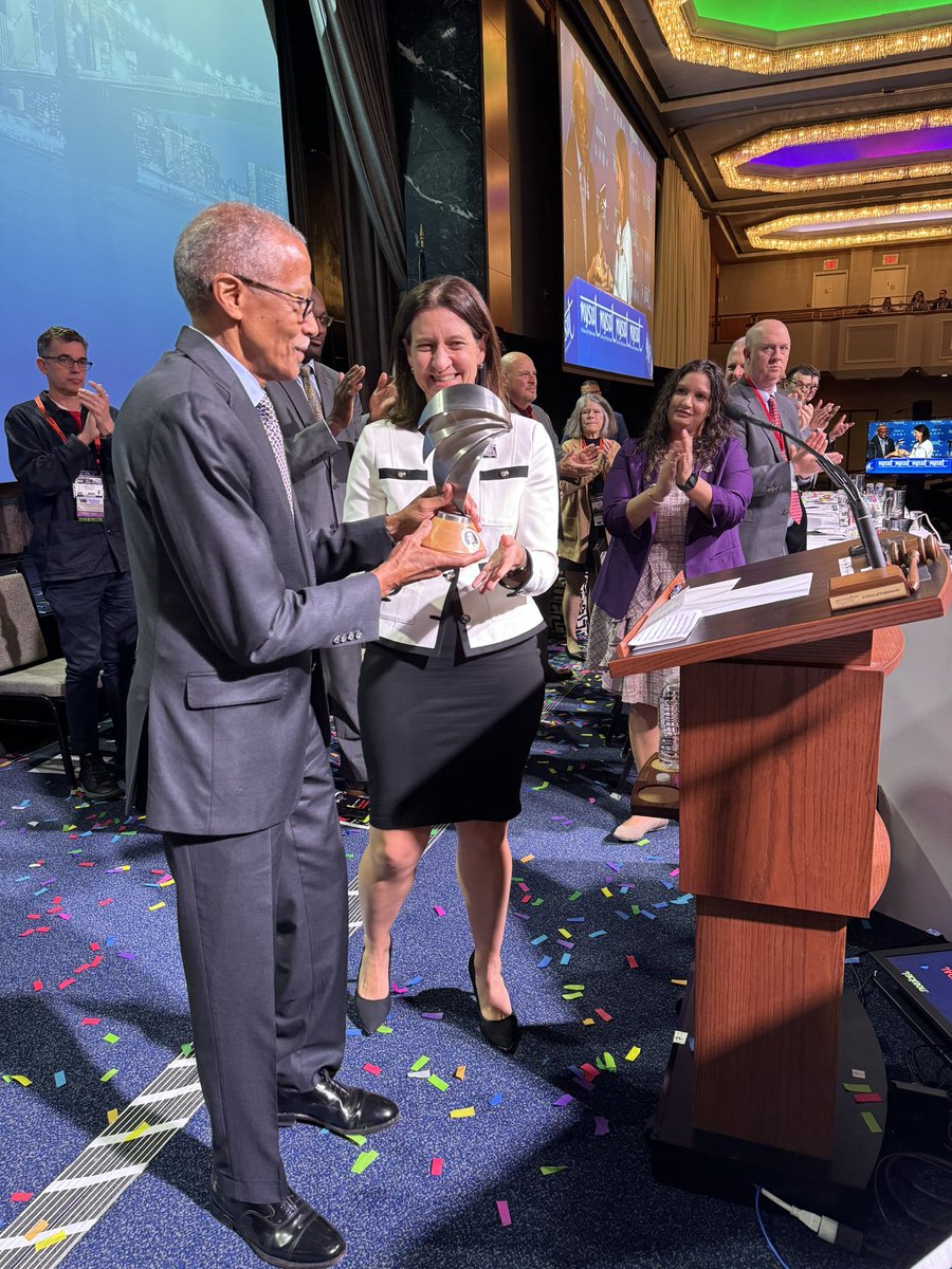 The Albert Shanker Award for Distinguished Service is our union’s highest honor and recognition for special contributions to public education. Congratulations <a href="/SenatorRJackson/">Robert Jackson</a>, this year’s #NYSUTRA honoree, and thank you for your dedication to the children of NY. <a href="/nysut/">NYSUT</a>