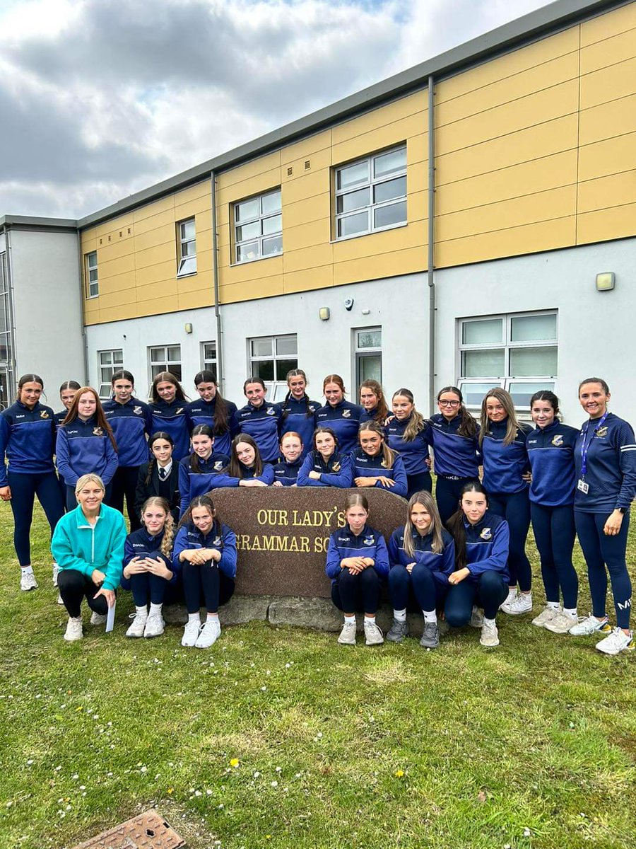 🏐
As our U14s prepare for the Ulster Final, they had a surprise visit today from <a href="/ArmaghLGFA/">ArmaghLGFA</a> &amp; <a href="/crossrangers/">Crossmaglen Rangers</a> Senior footballer and our past pupil <a href="/mcconville010/">Lauren McConville</a>
Lauren shared much wisdom, including preparation, being your best &amp; dealing with final moments.
Thank you, Lauren!