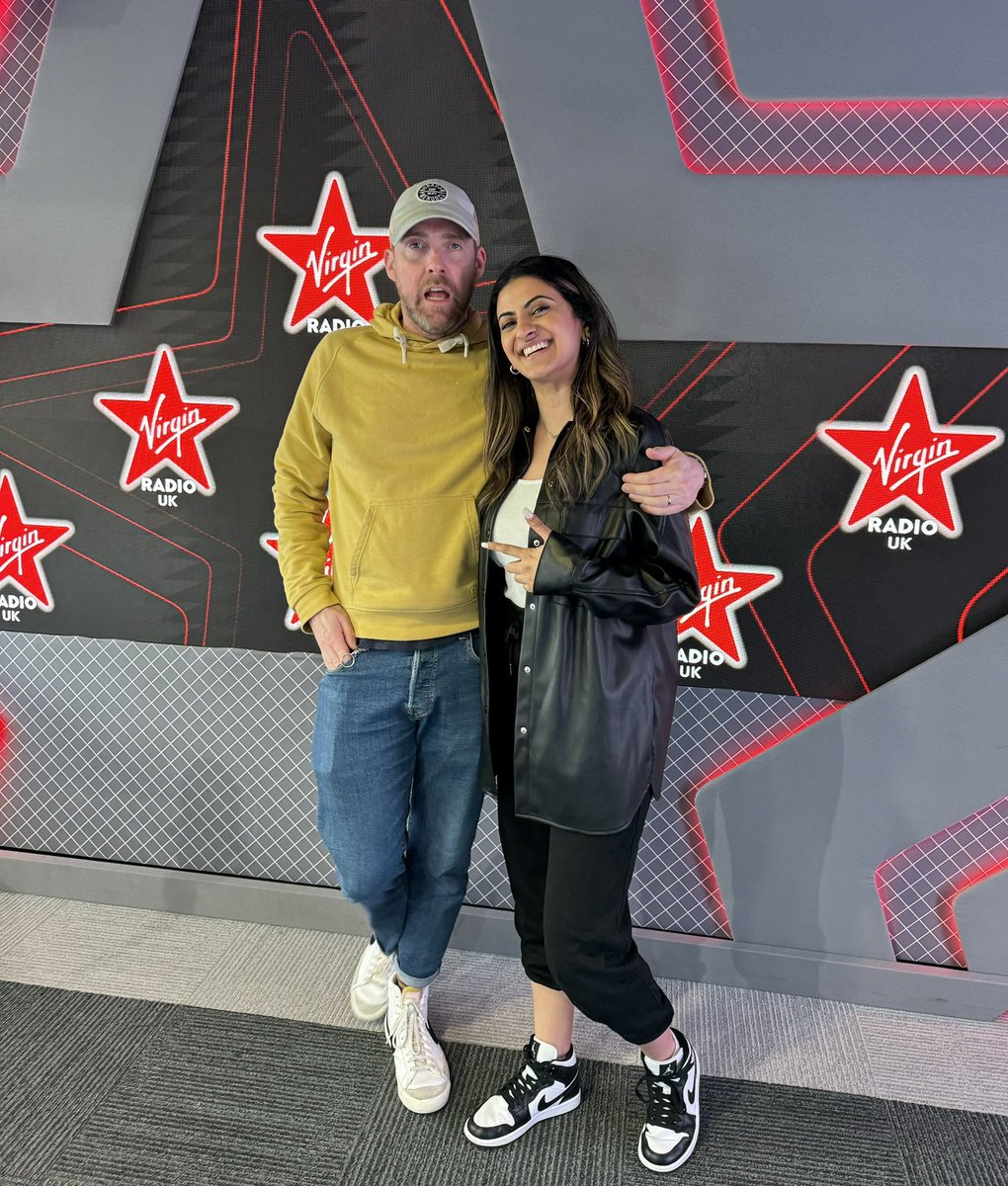 🚨 WE KICK START THIS WEEKEND🚨

1-4am - i’ll keep ya company on @VirginRadioUK 😁

Thanks Ricky for helping me get the “launch pic” 😂. New show, new me and all that…