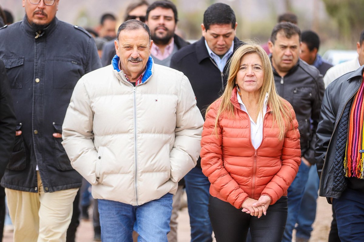 riojavip_'s tweet photo. #TWITTERFIRE 🔥🔥🔥

EL GOBERNADOR @QuintelaRicardo RECORRIÓ LA OBRA DEL PARQUE LINEAL SAN PEDRO EN #FAMATINA.

@GobDeLaRioja https://t.co/NlIhtBymNe