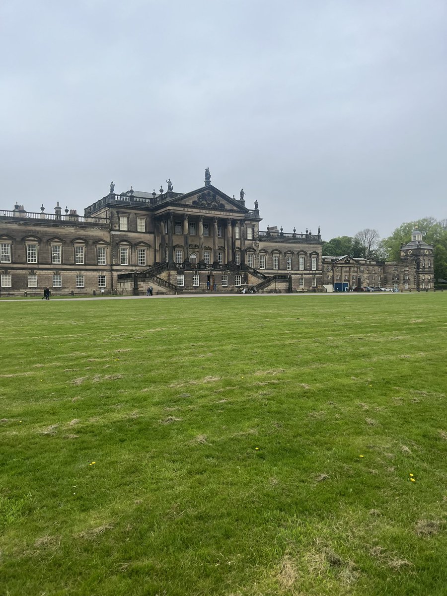 Not a bad venue for a meeting @Wentworth_House. It was lovely to meet with Jen to discuss potential links over the next year. Thank you to Pam @RoSIS_1 for connecting us.❤️❤️