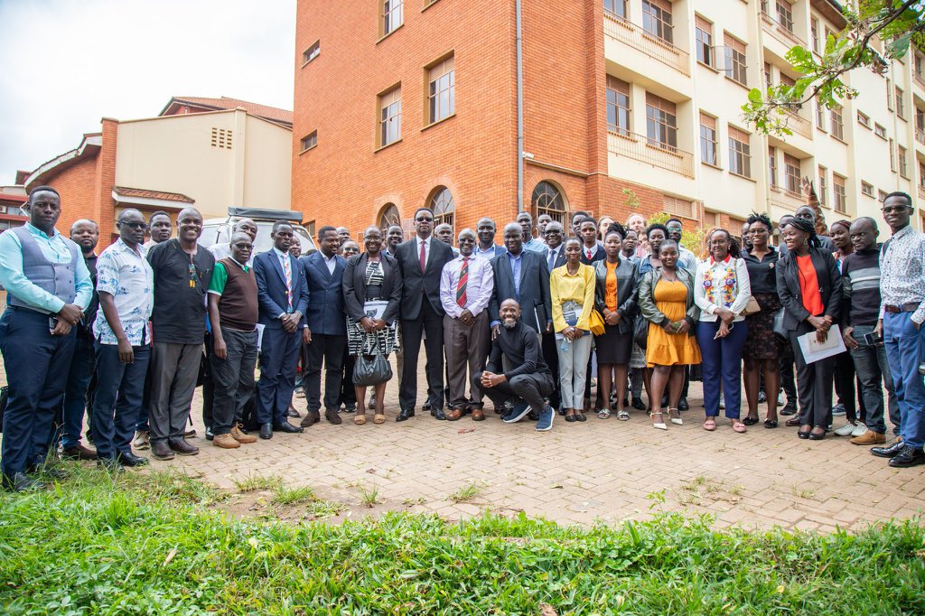 Had the honor and privilege to moderate the Ugandan dialogue on #WPFD24. It was a time listen to some of the best media brains in Uganda and reflect on the tough realities as we build “press for planet”. What are we doing to address the environmental crisis; climate change,
