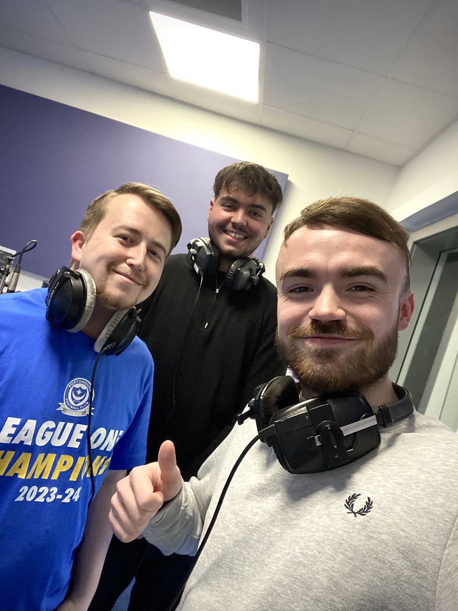 4️⃣0️⃣0️⃣ Every time I get behind the mic for The Football Hour is an honour but tonight was the 400th time I have hosted the show since first doing so in Oct. 2018. Thank you to @officialfournil & @pepe_lacey for coming on & to everyone who has supported me on this journey so far!