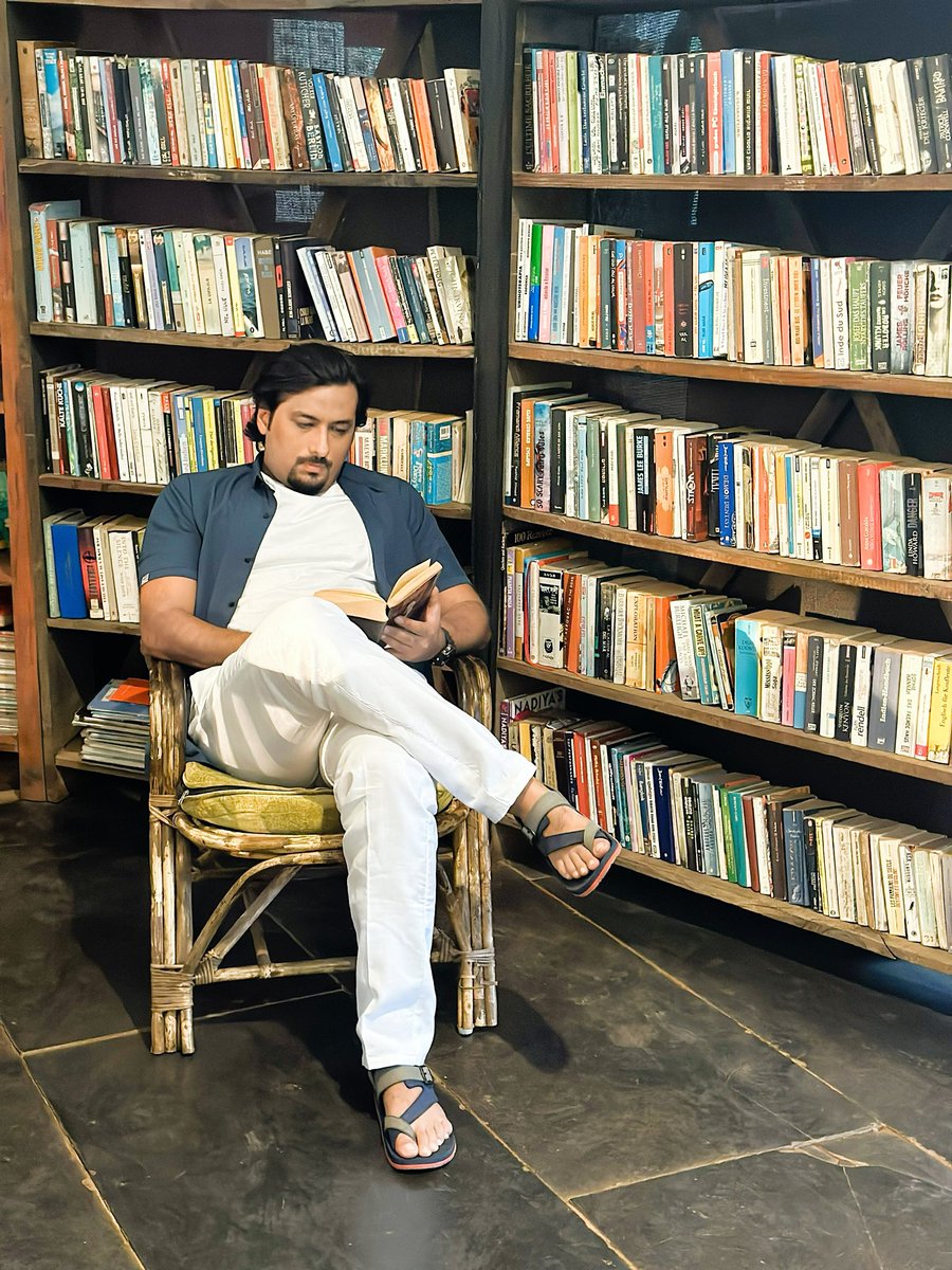 iamJitenThakkar's tweet photo. 🚀 Unlocking Success: The Power of Continuous Learning 📚

💡 Embrace the mindset of a perpetual student. Seek out new knowledge, skills, and perspectives to stay ahead of the curve.

🔗 Connect with mentors, industry leaders, and peers who inspire and challenge you to grow. https://t.co/dxP2qvrGGt
