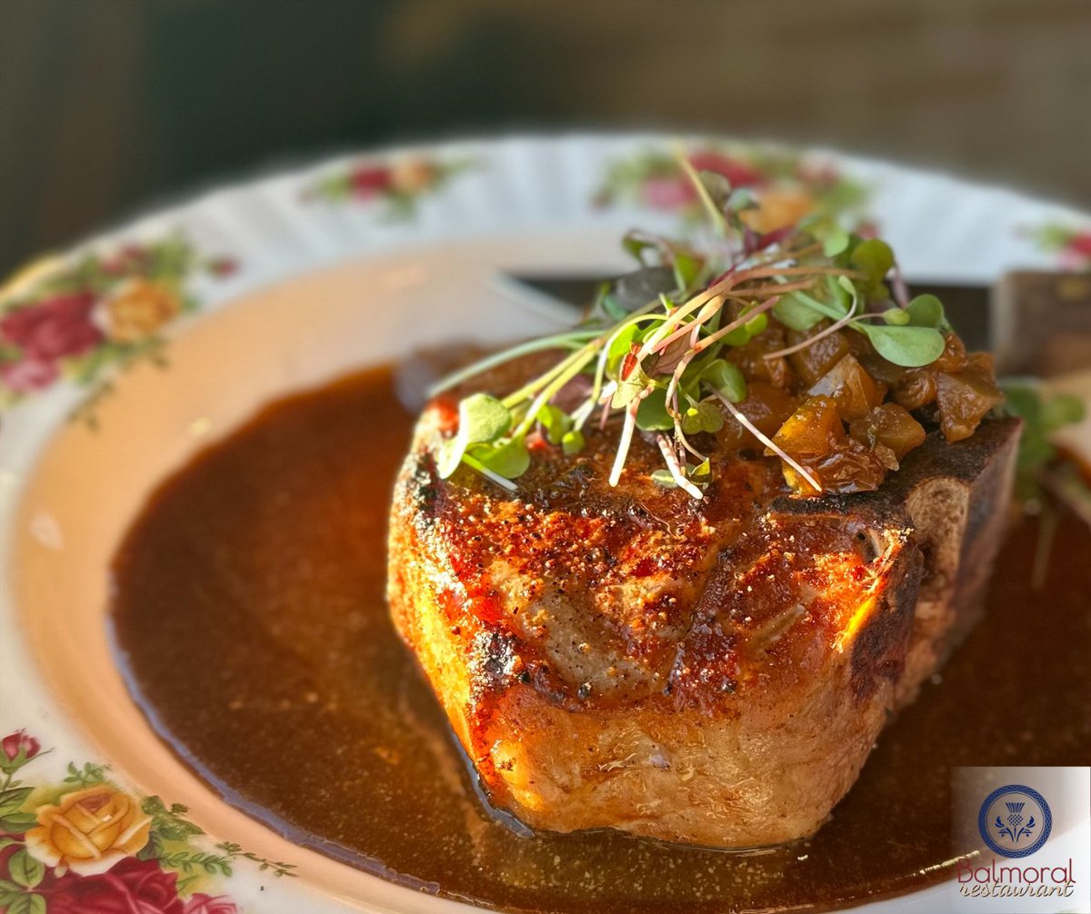 Juicy, tender, taste beyond your expectations. There’s a reason our Dalkeith’s pork chop is a customer favourite! 😍

 #yelptop100 #scottishfare #stcharles #foodie #explorescotland