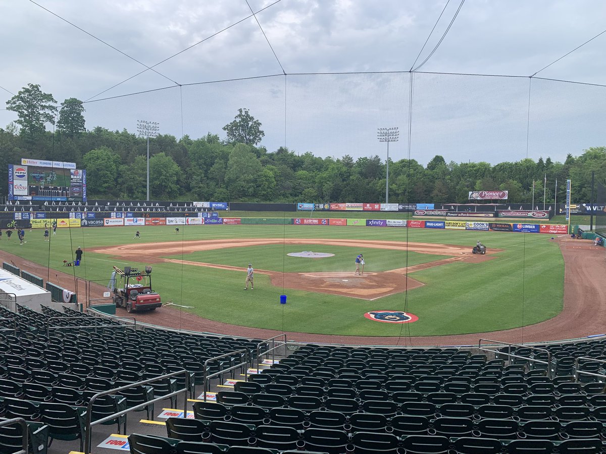 It’s Brett Wichrowski Double-A Debut Day! The righty takes the ball for the @BiloxiShuckers in game 4 of the series against the Smokies!

Pregame starts at 5:40, first pitch at 6 CT!

📻 shuckers.info/listen-live

#ShuckYeah #ThisIsMyCrew