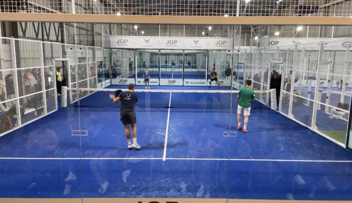 Sim, estou a ver um jogo de padel sem perceber nada 🧐 #zazetes