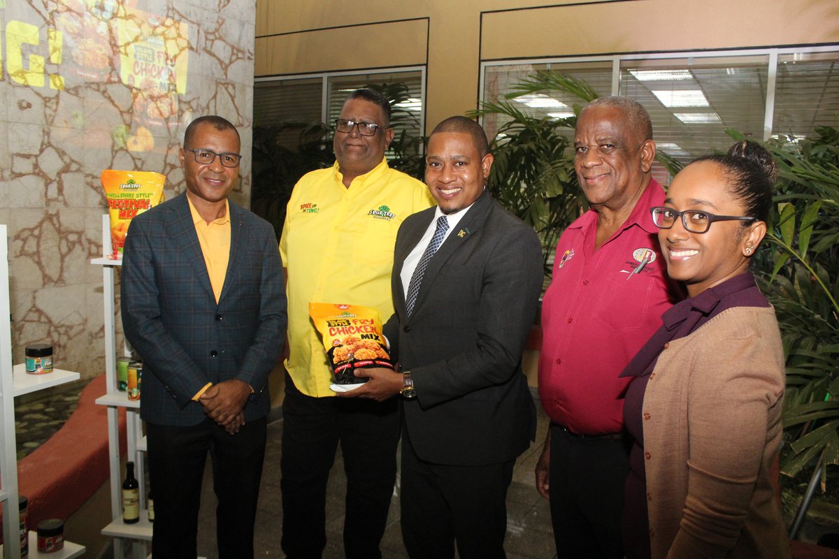 floydgreenja's tweet photo. Great things are happening! Excited to have joined @SpurTreeSpices at their rebrand and new products launch. Spur Tree is a Jamaican Agricultural company that has been the hallmark of innovation and resilience and now a household name here and abroad. #AgriBusiness #SpiceUpDiTing https://t.co/XPC1JxKsRN