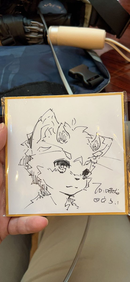 CatdragonH's tweet image. 池本妈咪的签绘！开心！（社恐死了好紧张，还是亲友推我过去的xwx）
p2偷拍（？）的合照