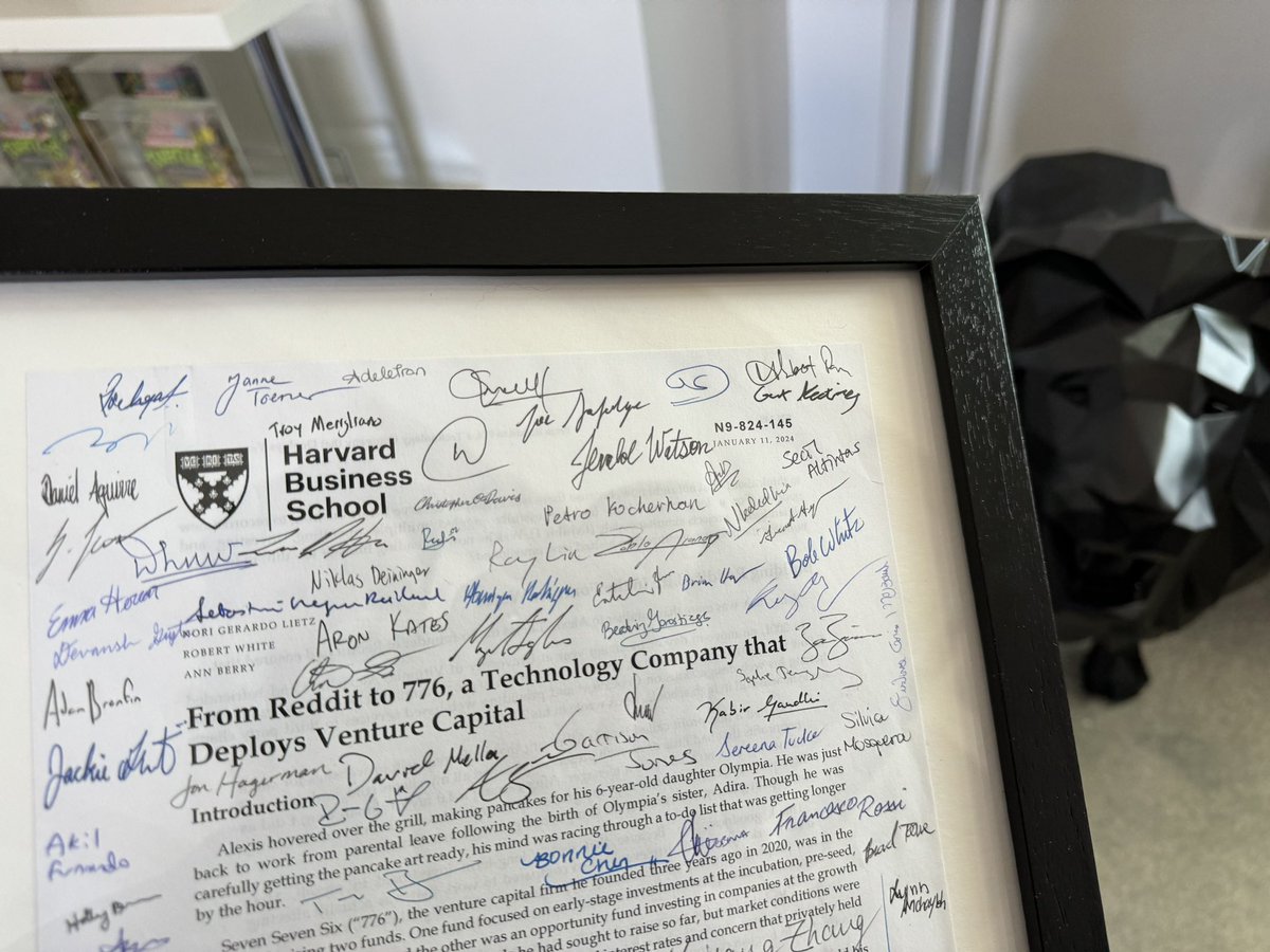 The @HarvardHBS class I spoke with signed the HBS case study on @sevensevensix 🙏 very dope gift. More to do.