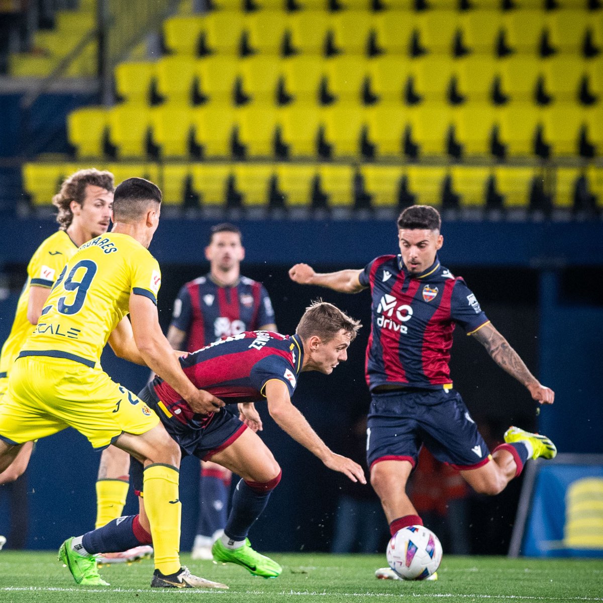 63’ |0-3| Modificaciones para el #LevanteUD ➡️ Iván Romero y Álex Valle ⬅️ Lozano y Álex Muñoz #VillarrealBLevante