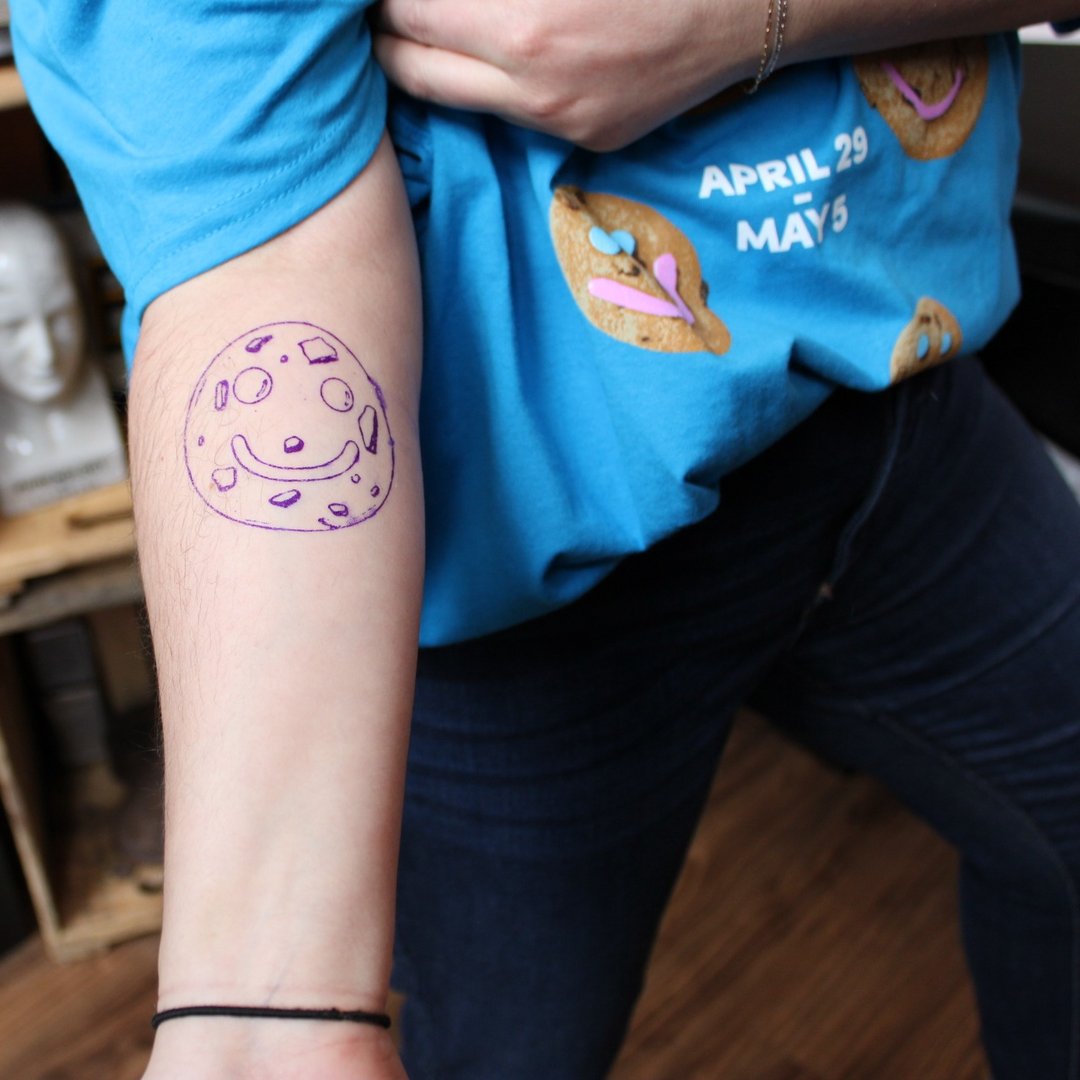 Someone took their love for @TimHortons #SmileCookie week to a whole new level... 🍪😄 Our friend here got a little too excited and ended up with a smile cookie (temporary!) tattoo. That's dedication!

Thanks to our friends over at @Radioblocktattoo for getting in on the fun!