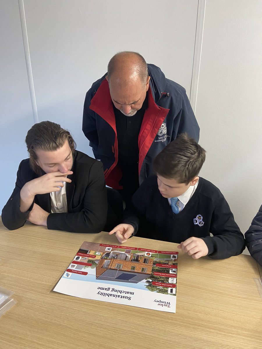 The 2nd group of construction pupils were lucky enough to visit @TaylorWimpey Cwrt Sirhowy today. A huge thank you to Jo, Francesca and Luke for their time. It’s been hugely beneficial and really appreciated🙌🏼🙌🏼#LearnWithBlackwood #Construction @Blackwood_Comp