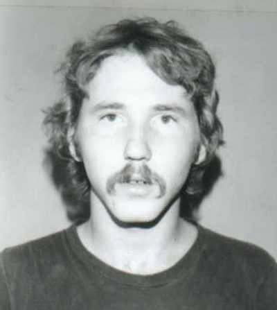 Stuart Bruce McKenzie's skeleton was found 39 years ago in the 3500 block of Meadowside Road, 21207 (near Woodlawn Cemetery). He was killed from blunt force trauma to his head. #BCoPD Detectives need your help. If you have any info, please call 410-887-3943 or text: 443-862-9426
