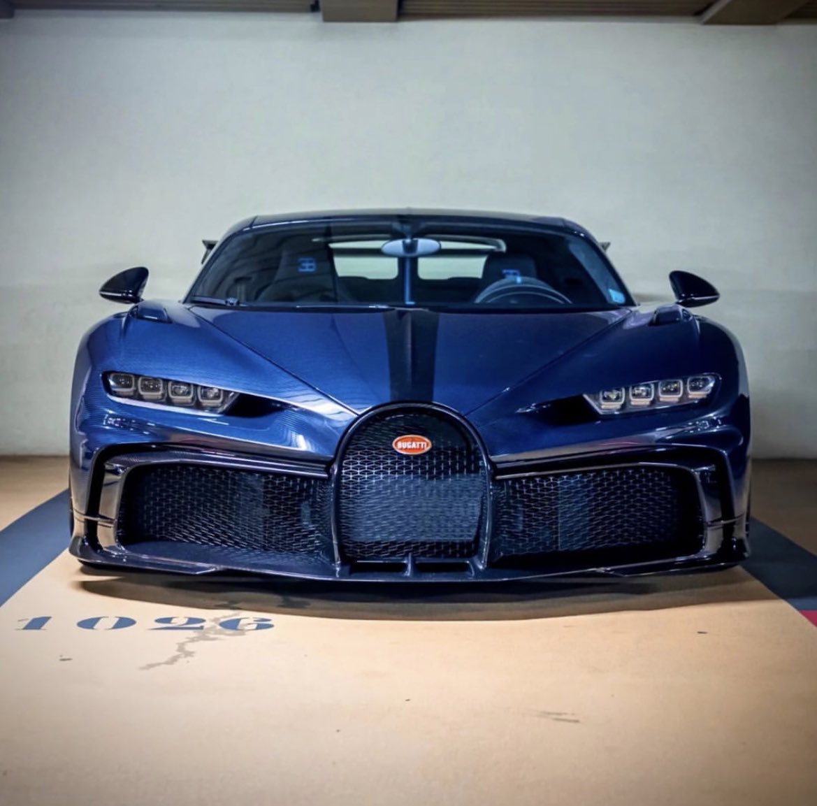 OnlyAutos1's tweet photo. Can't Go Wrong With Blue Carbon‼️Keeping It Simple With No Number On The Front Grille And The Center Line Option In Black Carbon🔥 It's Complemented With 'French Racing Blue' Accents All-Around💙 https://t.co/eyvSSsy6sb