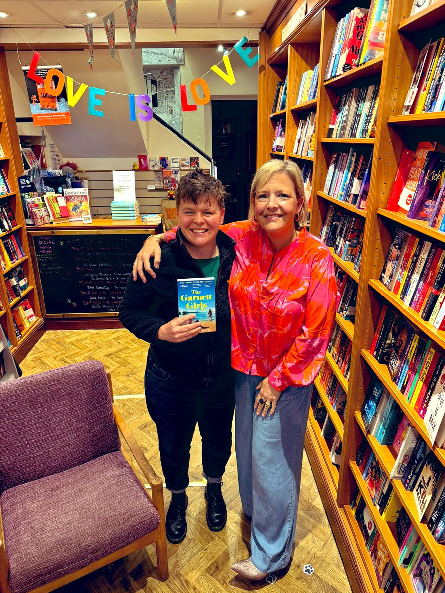 I had the best time @warwickbooks tonight, such a special bookshop run by the legend Mog. We missed you @ErickaWaller1 but when you’ve got @sfletcherauthor & @rjblackmore1’s mum Stella in the audience you are all set for fun & excellent chat.