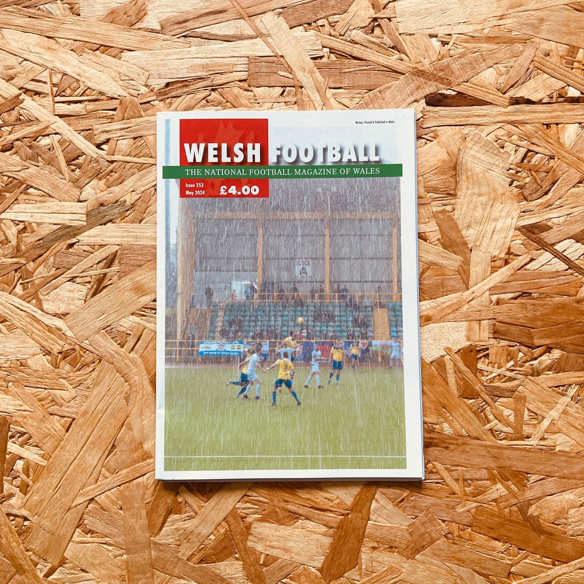 𝐍𝐄𝐖 | WELSH FOOTBALL MAGAZINE #253 🏴󠁧󠁢󠁷󠁬󠁳󠁿 We've added the most recent issue by @CollinsWFM covering all levels in the Welsh league system, including a big feature on @penycaefc1, a look at @cwmalbionafc + much more. 🛒 stanchionbooks.com/collections/we…