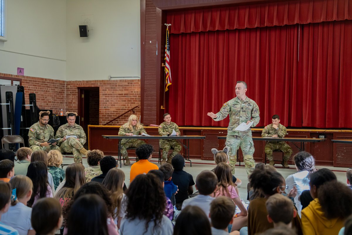Celebrating Law Day! Fort Bliss SJA teams held mock trials at Milam Elementary School and Bliss Elementary School, allowing students to learn about the legal process through the classic story of Goldilocks and the Three Bears. (U.S. Army Photos by: Spc. David Poleski)