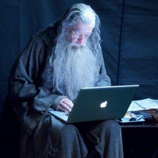 #Gandalf'a hayat veren aktör Ian McKellen'ın sıkı bir #PHP'ci olduğunu, Yüzüklerin Efendisi serisinin çekimleri sırasında, set aralarında bile kodlamaya devam edecek kadar tutkulu olduğunu biliyor muydunuz? Kendisi aynı zamanda Wordpress'in geliştiricileri arasında :))))