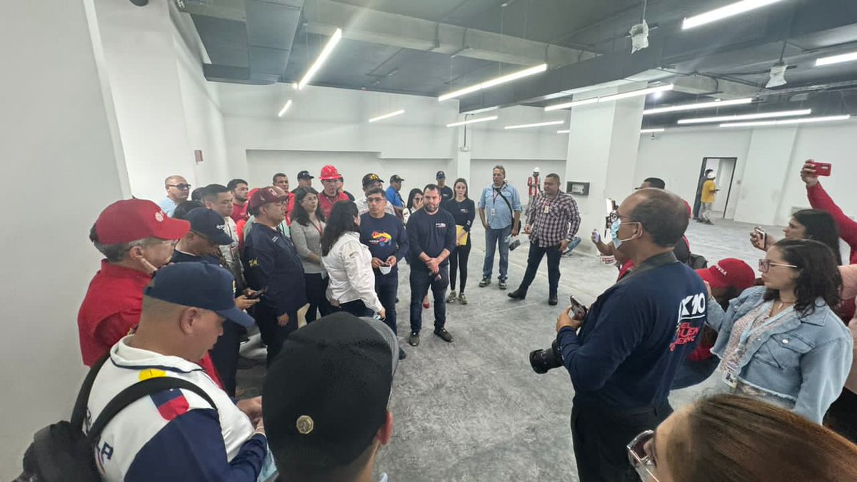 🇻🇪 El ministro @tellechearuiz realizó una visita de inspección por las instalaciones del CATPEG, próximo a inaugurar, en el edificio Rafael Urdaneta de PDVSA Gas en el estado Zulia.