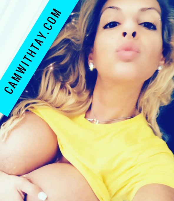 #friyay ! Catch me live tonight !! https://t.co/XECdiXacCH make sure you use that #free link so you get<a href="/tag/friyay"class="tags">#friyay</a><a href="/tag/free"class="tags"><span>#free</span></a><a href="/tag/tgifrisky"class="tags"><span>#tgifrisky</span></a><a href="/tag/fridayflirtations"class="tags"><span>#fridayflirtations</span></a><a href="/tag/sultryfridaynights"class="tags"><span>#sultryfridaynights</span></a>