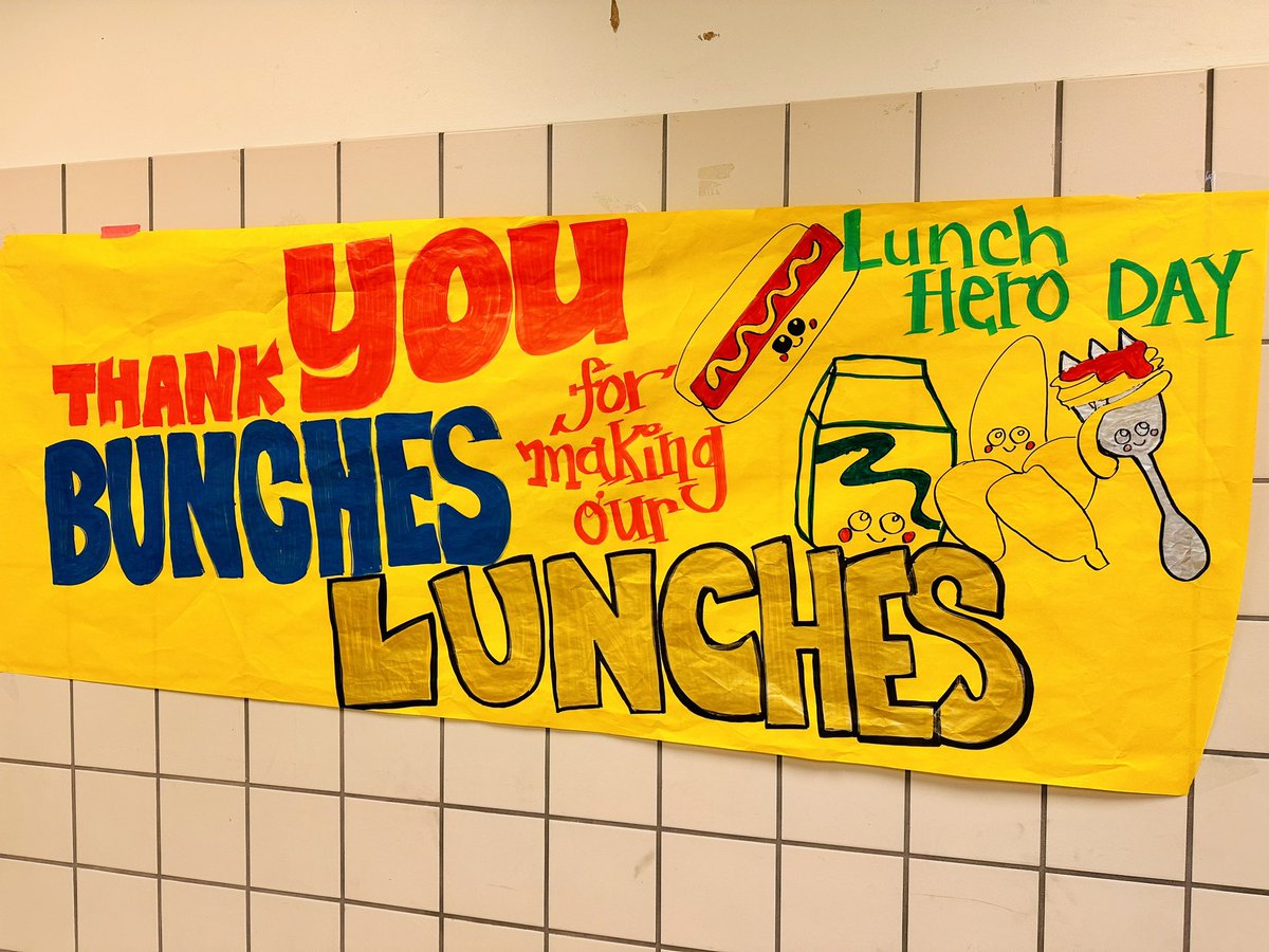 @CBEBears celebrates and loves our LUNCH HEROES!!! Not all heroes wear capes, sometimes they wear aprons 💚💚💚 #greatful #lunchheroday #RISDbelieves  
As