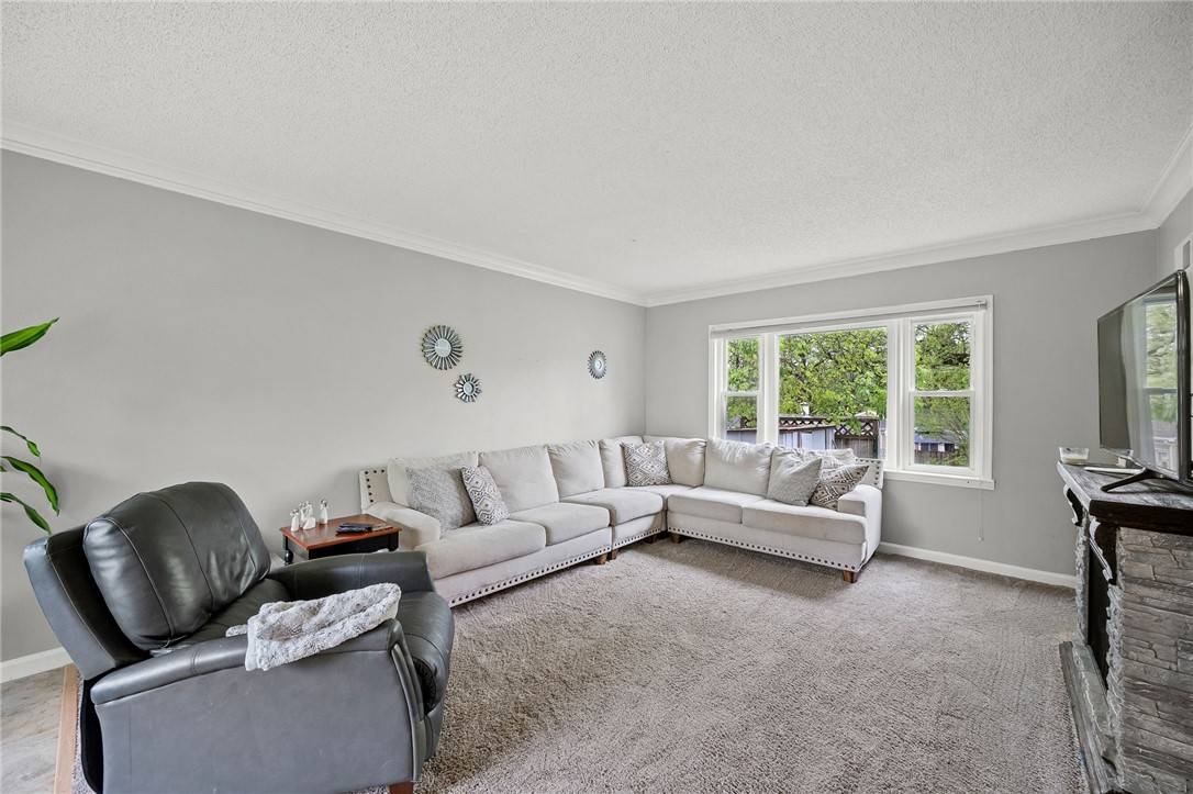 Joe__Hand's tweet image. 6116 Harwood Drive, Des Moines, IA 50312 just hit the market!
Click the link below and take a look.
 goldfinchiowa.com/d8qyo280