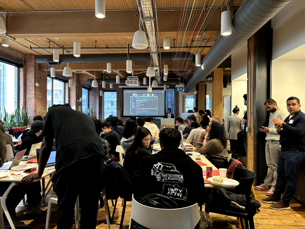 Full house for the talks at @cohere's Toronto Build Day!