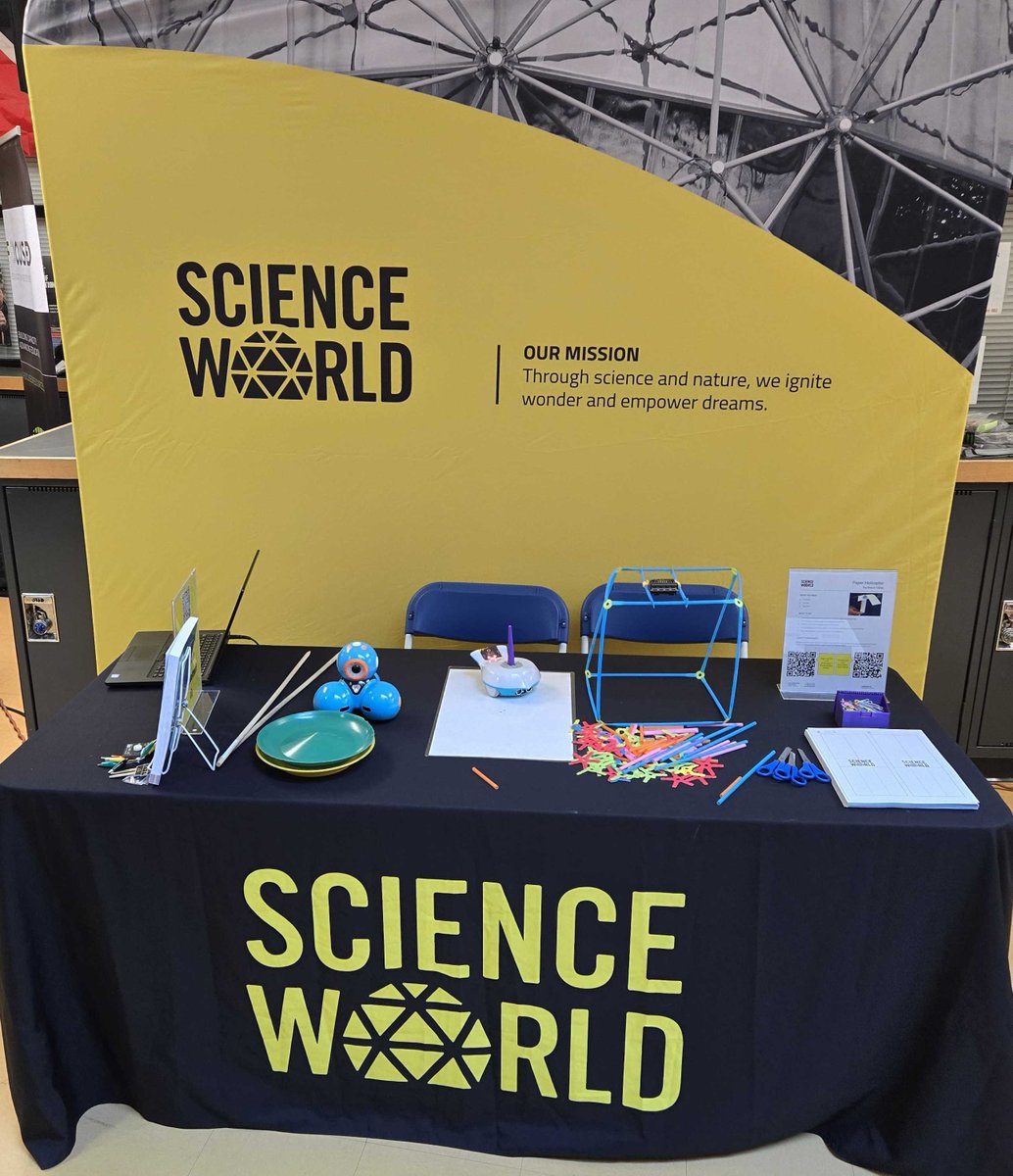 We are having a blast with @SurreyTeachers today! We are engaging with teachers, and delivering pro-d sessions on Digital Literacy & AI and Math & Computational Thinking! See all @scienceworldca offers for teachers and students: scienceworld.ca/for-educators/