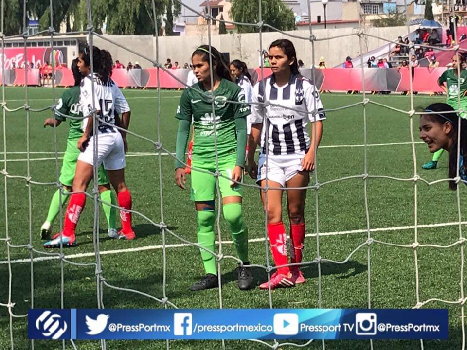 Hace 8 años, @daniespinosa_13 metía el primer gol en la Copa Femenil MX, que daba inicio a la @LigaBBVAFemenil Hoy jugadora de @XolosFemenil