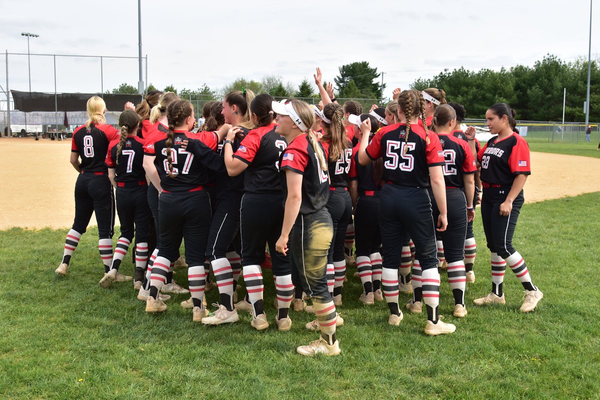 No. 15 @ESUSoftball WINS AND ADVANCES TO PSAC CHAMPIONSHIP SATURDAY ⚔️ The Warriors dominated from the 1st inning, earning a 9-1 victory in five innings. ESU will play West Chester at 10:30 a.m., needing to win two games to claim its 2nd PSAC Championship! #WhereWarriorsBelong