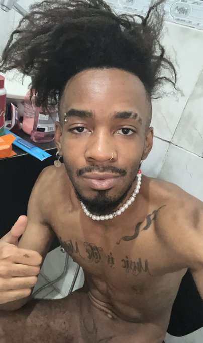 dia propicio pra caga pelado 👍👍 https://t.co/zandkW6UsV